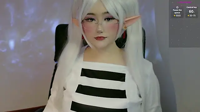 Snapshot of Livelle69 chatting on 11-01-25, 04:14 Livelle69 online show from 11-01-25, 04:14