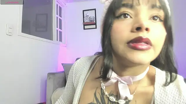 Mia zafir online show from 09-25-25, 05:16