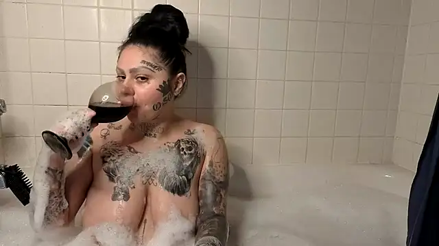 chicanachic13 online show from 11-02-25, 07:33