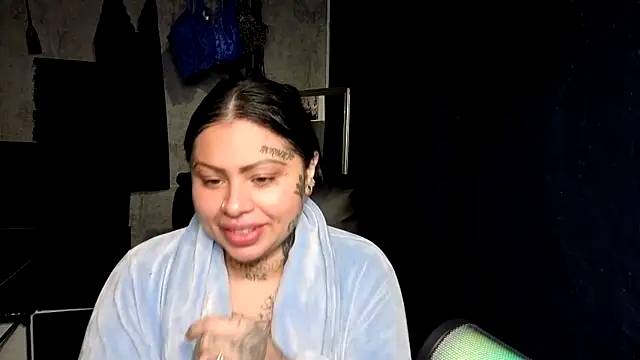 chicanachic13 online show from 11-23-25, 02:44