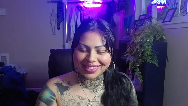 Snapshot of chicanachic13 chatting on 05-13-26, 03:26 chicanachic13 online show from 05-13-26, 03:26