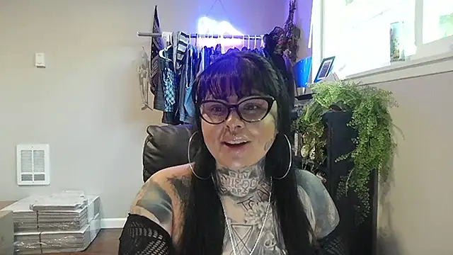 Snapshot of chicanachic13 chatting on 05-24-26, 09:31 chicanachic13 online show from 05-24-26, 09:31