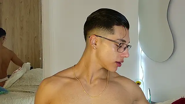 Troye Williams online show from 04-12-26, 12:43