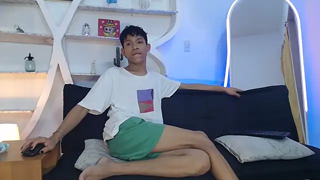 BEAUTY BOYS1 online show from 10-08-25, 11:46