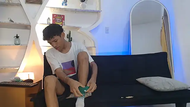 BEAUTY BOYS1 online show from 10-11-25, 07:07