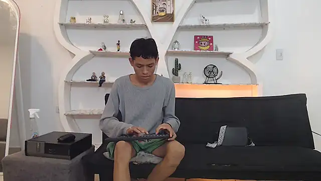 BEAUTY BOYS1 online show from 11-16-25, 07:25