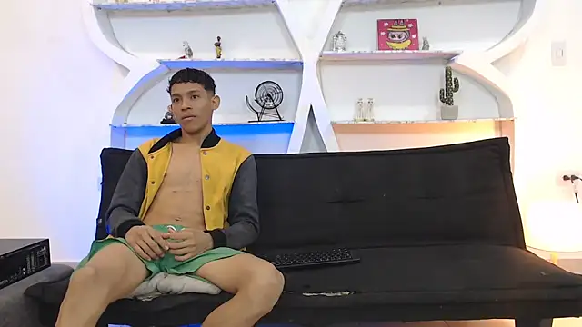 BEAUTY BOYS1 online show from 11-25-25, 07:30