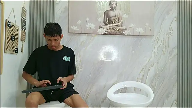 BEAUTY BOYS1 online show from 02-05-26, 07:24