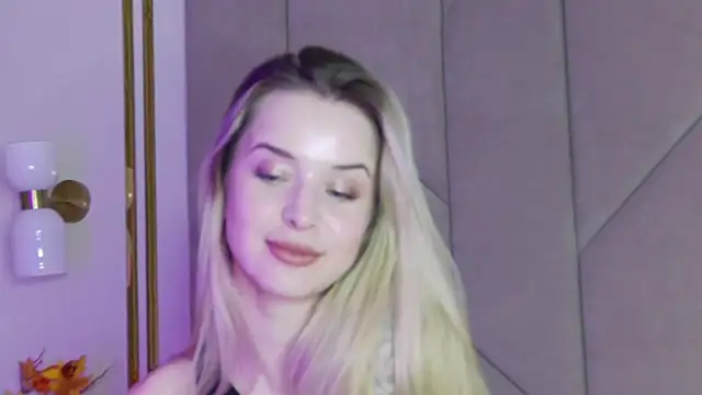 Snapshot of Touch_me chatting on 11-26-25, 05:14 Touch me online show from 11-26-25, 05:14