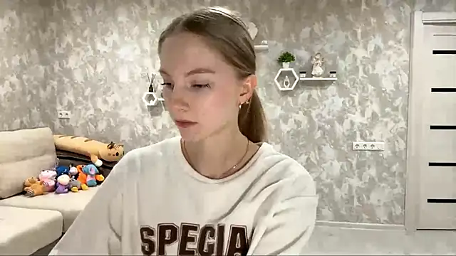 BrightAnnie online show from 10-08-25, 03:09