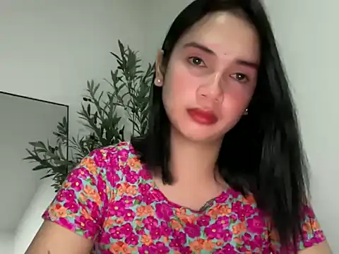 Snapshot of Sweet_Hannahx chatting on 07-27-26, 07:32 Sweet Hannahx online show from 07-27-26, 07:32