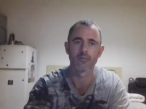 Snapshot of whatYwantMorrre chatting on 10-13-25, 04:18 whatYwantMorrre online show from 10-13-25, 04:18