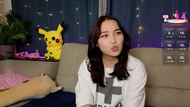 Snapshot of ColettaMejias chatting on 11-12-25, 08:41 ColettaMejias online show from 11-12-25, 08:41