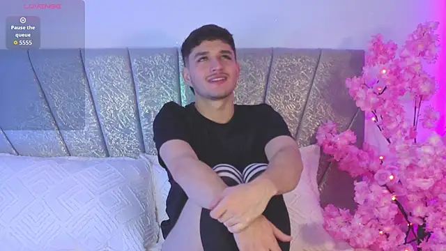 LiamMuller online show from 04-23-26, 04:20