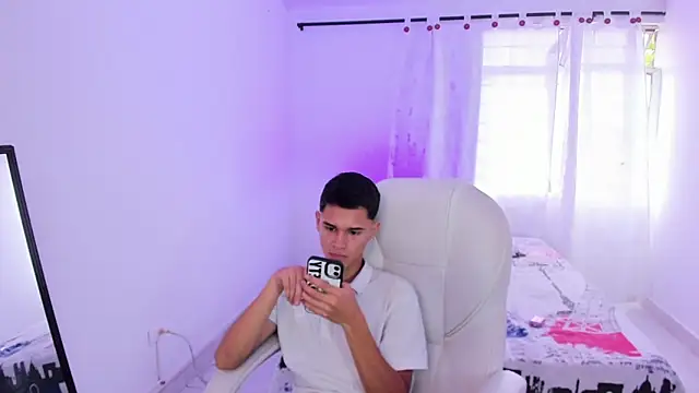 Aron Boyy online show from 09-17-25, 07:37