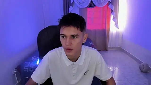 Aron Boyy online show from 11-15-25, 07:43