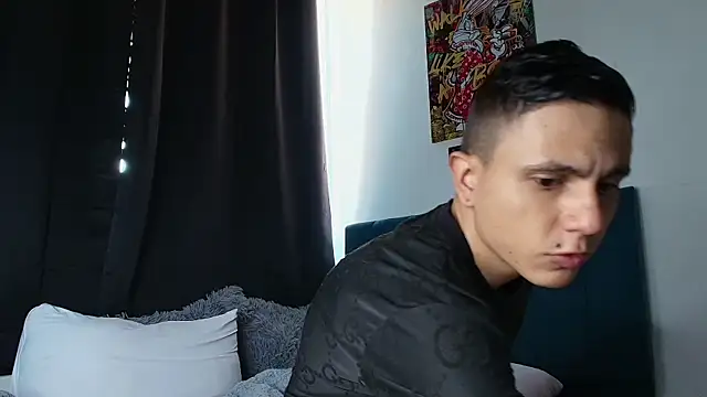 Snapshot of Warmteam777 chatting on 10-16-25, 08:32 Warmteam777 online show from 10-16-25, 08:32