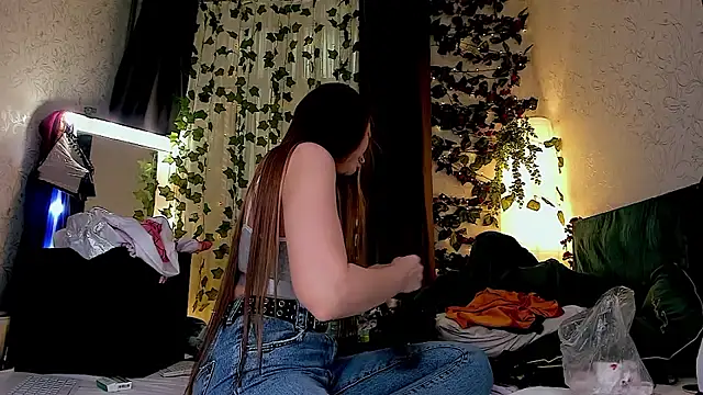 Kimberly Wolker online show from 11-23-25, 04:29