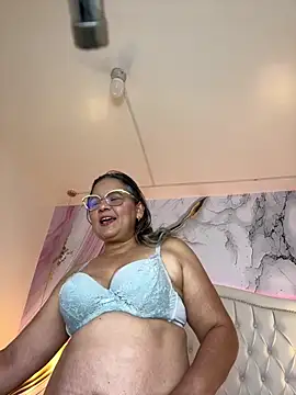 Snapshot of Lucy_Milf_474 chatting on 04-25-26, 11:57 Lucy Milf 474 online show from 04-25-26, 11:57