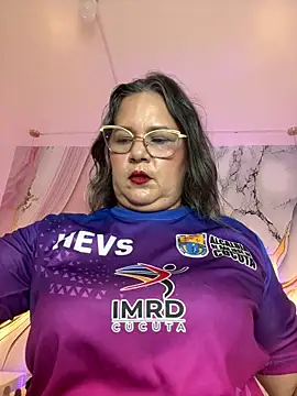 Snapshot of Lucy_Milf_474 chatting on 06-01-26, 11:45 Lucy Milf 474 online show from 06-01-26, 11:45