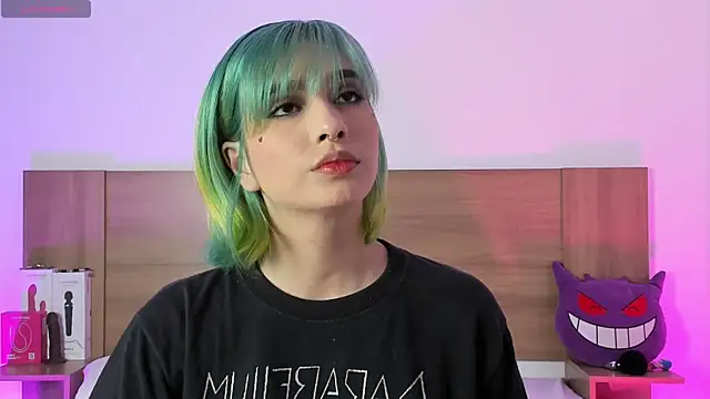 Akatsumi  online show from 12-16-25, 10:37