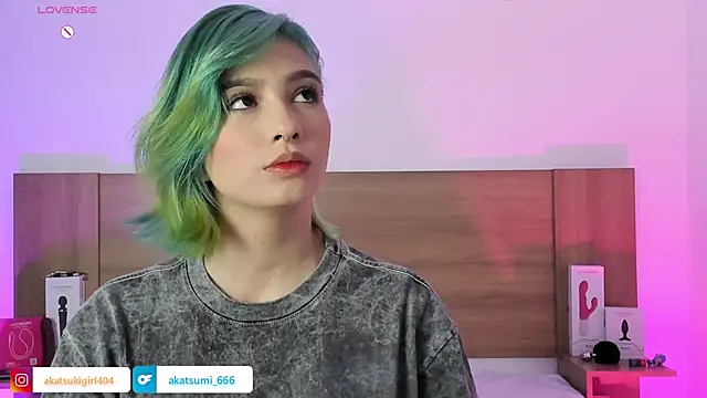 Akatsumi  online show from 12-18-25, 12:27