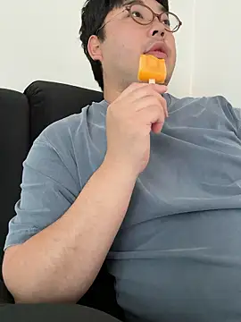 Snapshot of gayfucuxuc chatting on 09-23-25, 04:37 gayfucuxuc online show from 09-23-25, 04:37