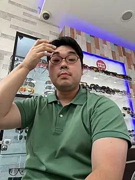 Snapshot of gayfucuxuc chatting on 09-27-25, 03:00 gayfucuxuc online show from 09-27-25, 03:00