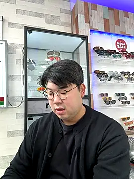 Snapshot of gayfucuxuc chatting on 11-29-25, 02:36 gayfucuxuc online show from 11-29-25, 02:36