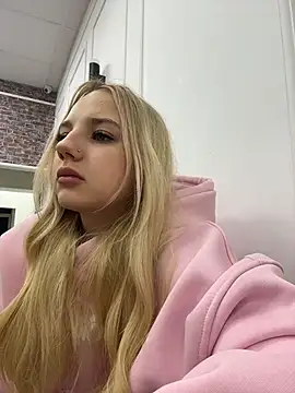 Sky Cutie online show from 01-19-26, 03:43