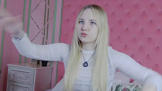 Sky Cutie online show from 03-18-26, 04:37