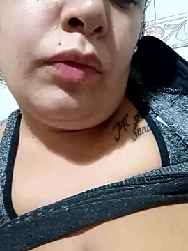 Snapshot of Pomelit00 chatting on 03-06-26, 04:31 Pomelit00 online show from 03-06-26, 04:31