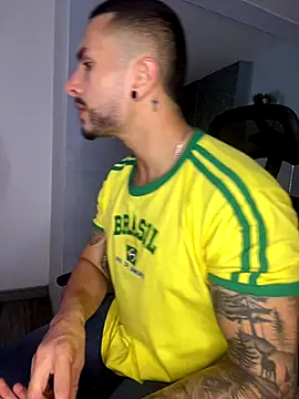 Snapshot of ALEXXX_KING chatting on 09-11-25, 08:20 ALEXXX KING online show from 09-11-25, 08:20