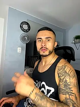 Snapshot of ALEXXX_KING chatting on 09-13-25, 07:24 ALEXXX KING online show from 09-13-25, 07:24