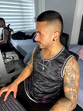 Snapshot of ALEXXX_KING chatting on 09-17-25, 01:46 ALEXXX KING online show from 09-17-25, 01:46