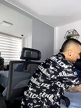 Snapshot of ALEXXX_KING chatting on 09-19-25, 01:45 ALEXXX KING online show from 09-19-25, 01:45