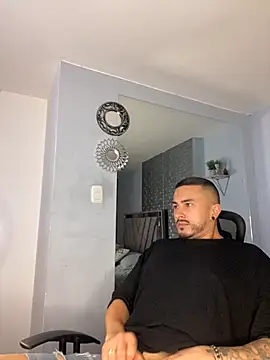 Snapshot of ALEXXX_KING chatting on 09-20-25, 07:48 ALEXXX KING online show from 09-20-25, 07:48