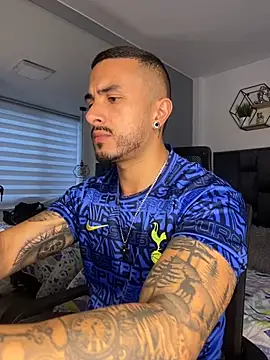 Snapshot of ALEXXX_KING chatting on 09-23-25, 12:19 ALEXXX KING online show from 09-23-25, 12:19