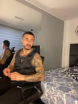 Snapshot of ALEXXX_KING chatting on 09-30-25, 12:10 ALEXXX KING online show from 09-30-25, 12:10