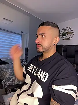 Snapshot of ALEXXX_KING chatting on 10-04-25, 12:36 ALEXXX KING online show from 10-04-25, 12:36