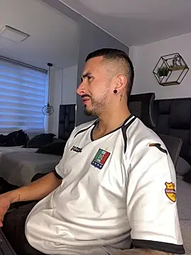 Snapshot of ALEXXX_KING chatting on 10-09-25, 12:36 ALEXXX KING online show from 10-09-25, 12:36