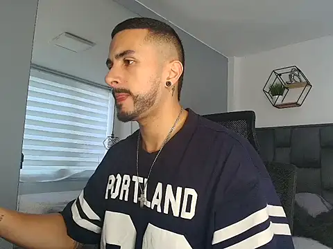 Snapshot of ALEXXX_KING chatting on 10-11-25, 02:26 ALEXXX KING online show from 10-11-25, 02:26