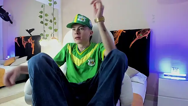 Nascary Fox online show from 10-21-25, 08:31