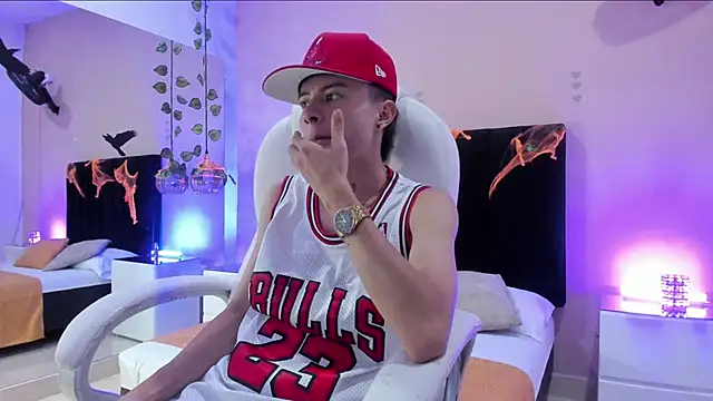 Nascary Fox online show from 10-23-25, 08:07