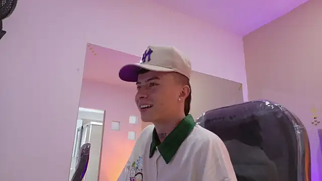 Nascary Fox online show from 11-30-25, 02:43