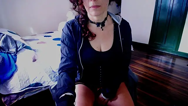 Snapshot of fenix_colette chatting on 05-19-26, 01:39 fenix colette online show from 05-19-26, 01:39