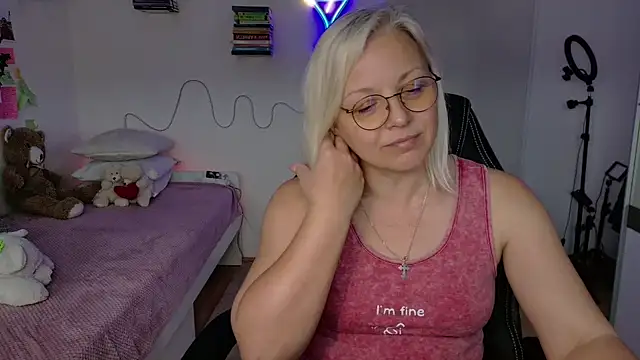 Linsy Kim online show from 04-10-26, 01:05