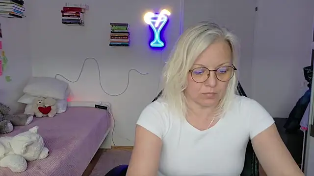 Linsy Kim online show from 04-16-26, 03:35