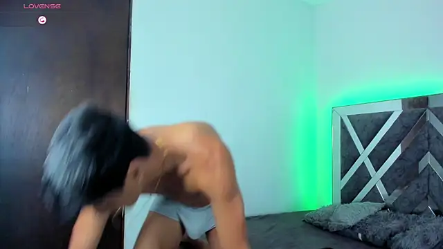 Robertmiller21 online show from 04-17-26, 02:58