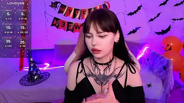 Morana Batt online show from 10-31-25, 02:34